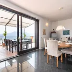 Апартаменты Getaway With Views *
