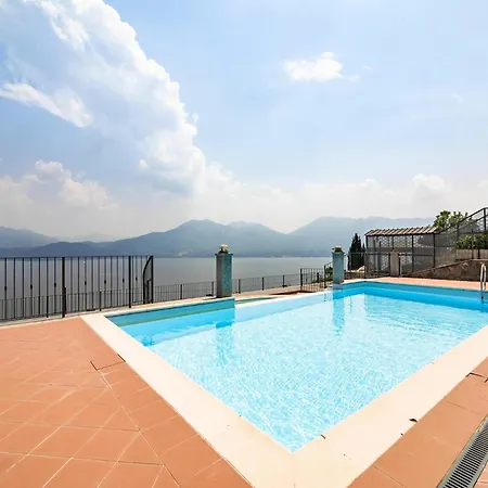 Appartamento Getaway With Views Oggebbio