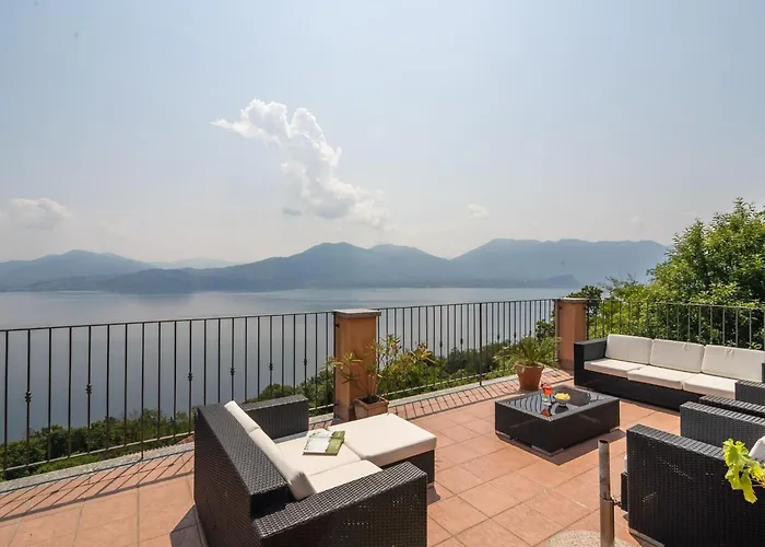 Oggebbio Getaway With Views