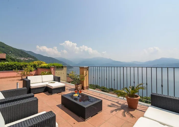 Oggebbio Getaway With Views * Oggebbio