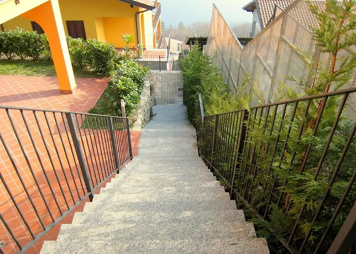 Apartament Oggebbio Getaway With Views