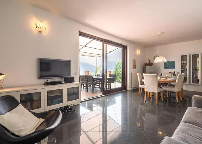 Oggebbio Getaway With Views *