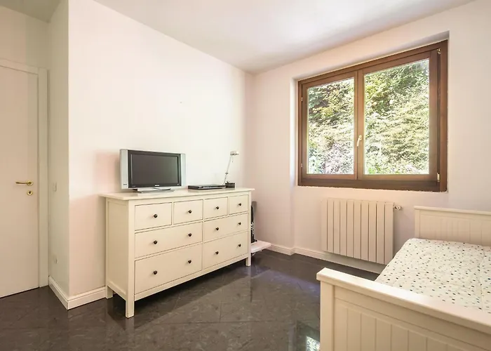 Oggebbio Getaway With Views Oggebbio